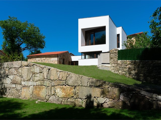 Rehabilitación y ampliación de vivienda en Beluso, Boiro