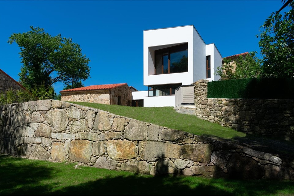 Rehabilitación y ampliación de vivienda en Beluso, Boiro